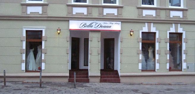 Wejście do salonu Bella Donna, ul. Drzymały 18